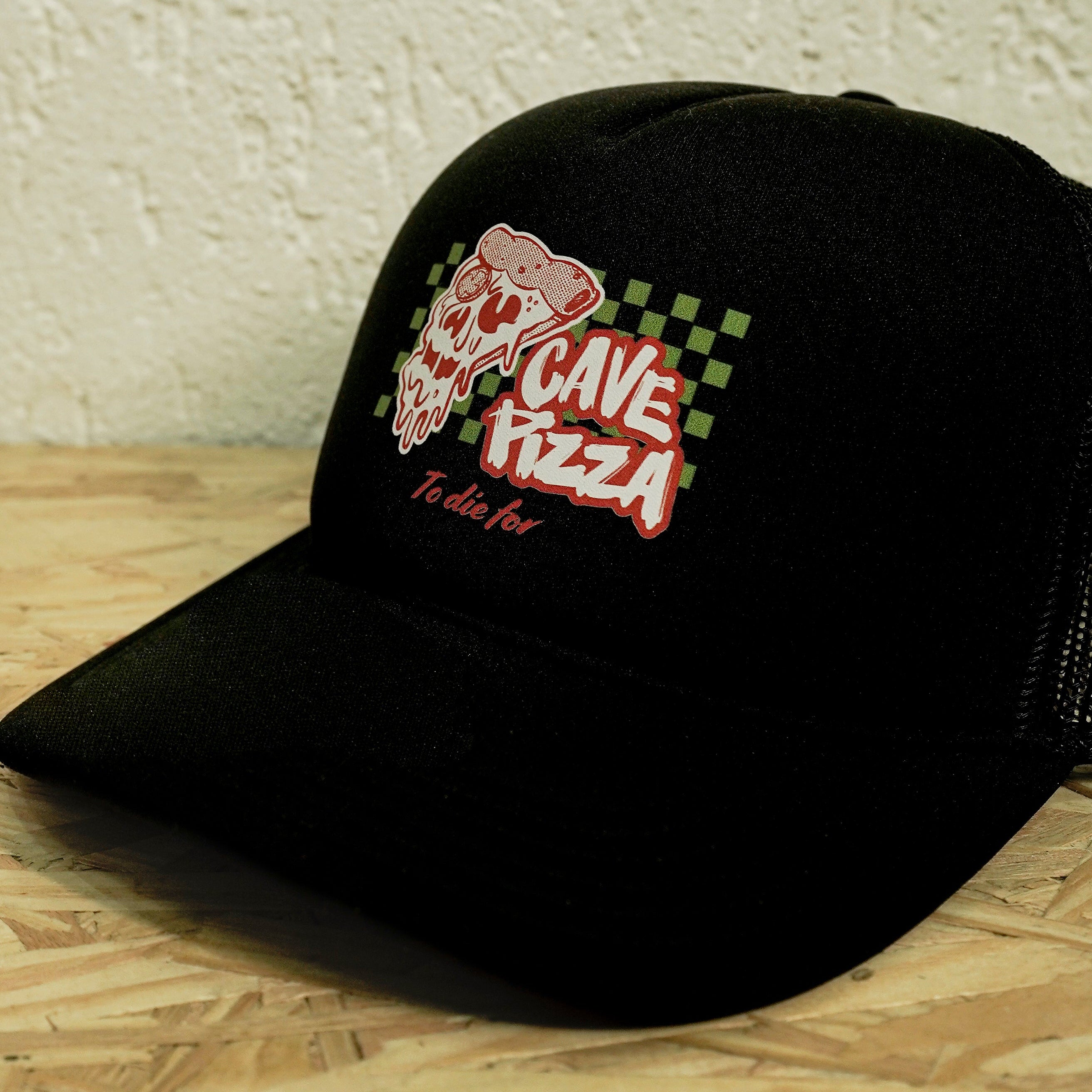 BONÉ TRUCKER CAVE PIZZA