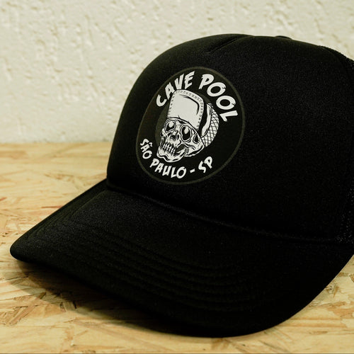 BONÉ TRUCKER CAVEPOOL LOGO SKULL
