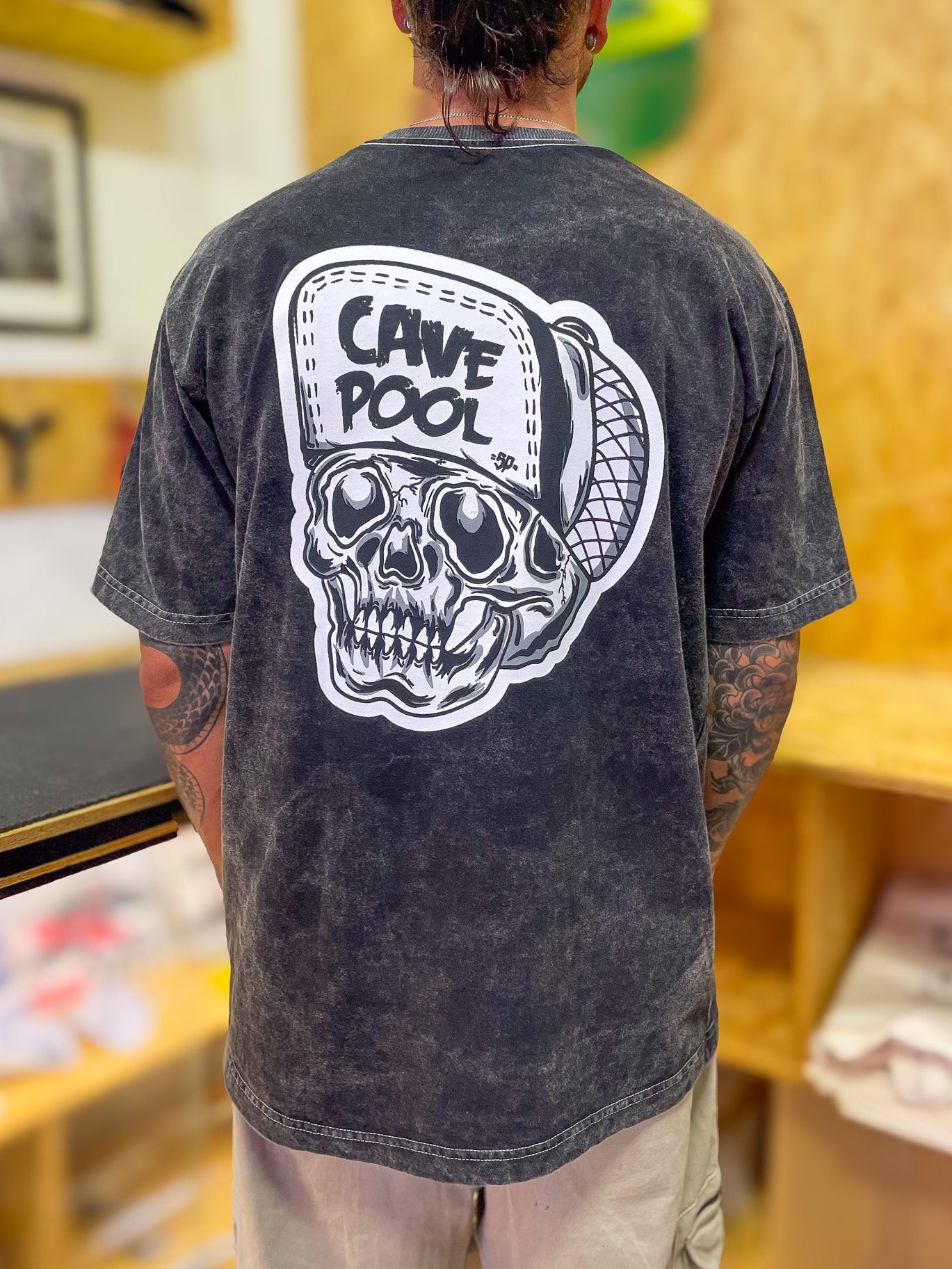 CAMISETA CAVEPOOL STONADA PRETA LOGO SKULL CLASSIC